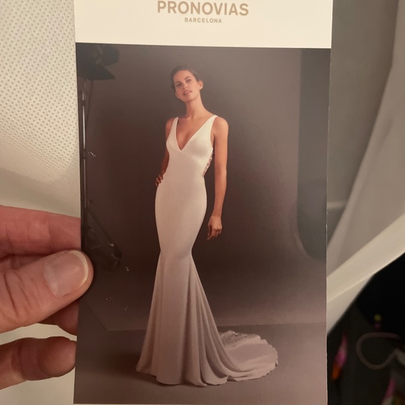 AQUILA by PRONOVIAS 2020 CRUISE COLLECTION - Picture 5 of 7